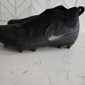 Nike Black Athletic Soccer Shoes